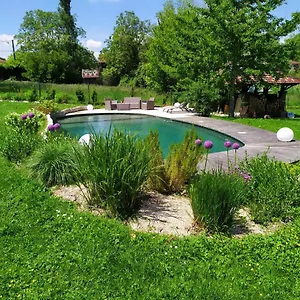 La Fee Des Eaux Bed & Breakfast